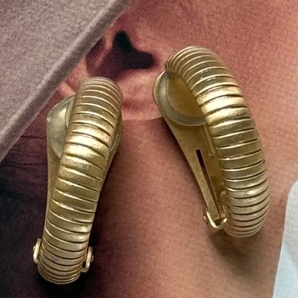 VINTAGE CHRISTIAN DIOR Earrings Hoop Clip Burnished Matte Gold 70s Luxury - Picture 2 of 7